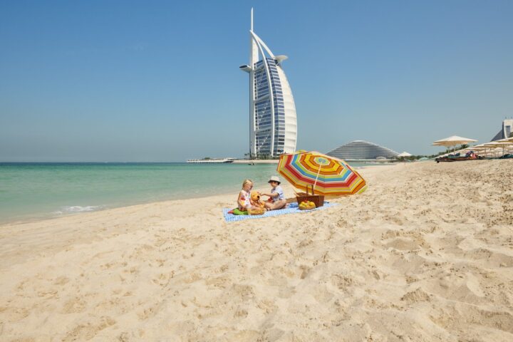 Dubai: idén ingyen nyaralnak a gyerekek
