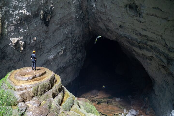 Saját folyója és őserdeje is van a világ legnagyobb barlangjának